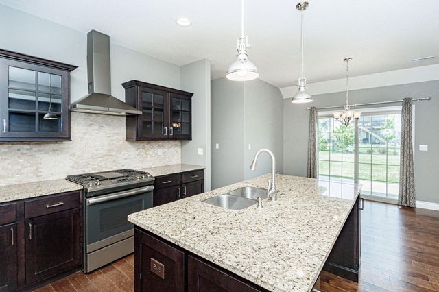 6401 COBBLE CREEK DR, Columbia, MO 65201