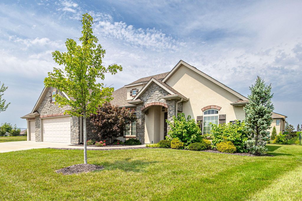 6401 COBBLE CREEK DR, Columbia, MO 65201