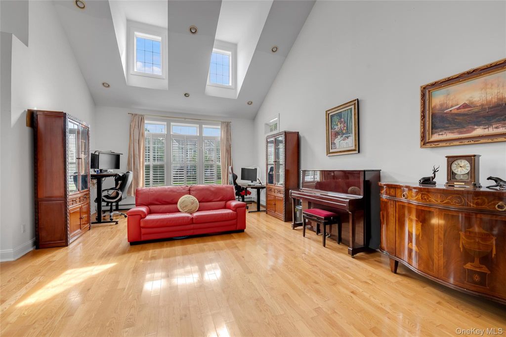 95 W Overlook, Port Washington, NY 11050 — photo 5