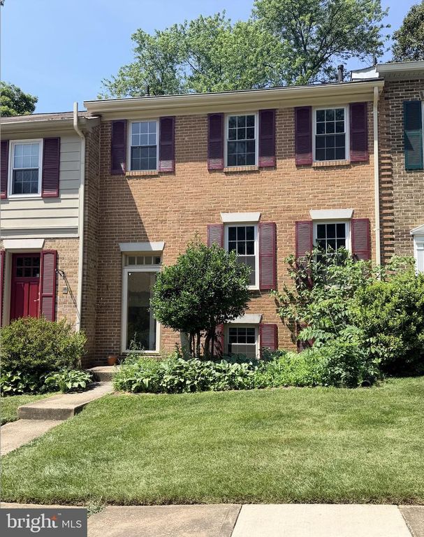 9630 LINDENBROOK ST, Fairfax, VA 22031