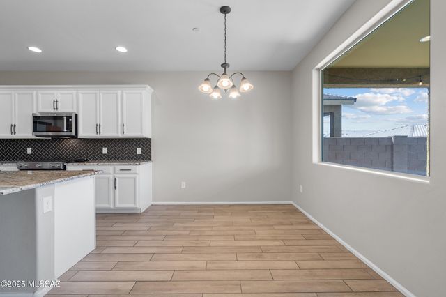 9813 E Miller Peak Trail, Tucson, AZ 85747