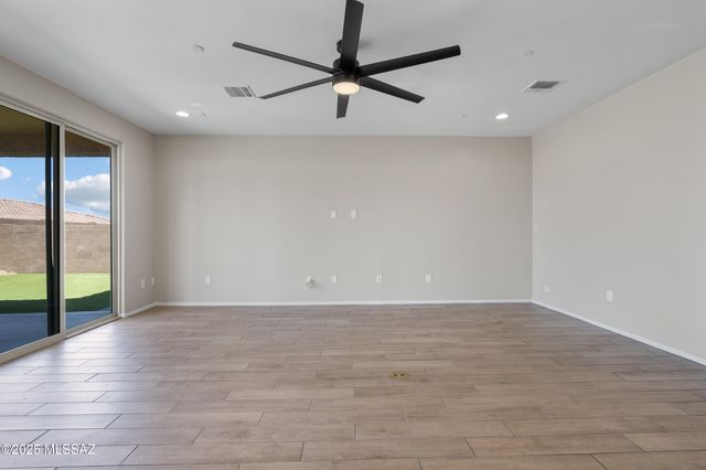 9813 E Miller Peak Trail, Tucson, AZ 85747