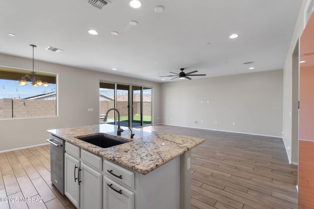 9813 E Miller Peak Trail, Tucson, AZ 85747