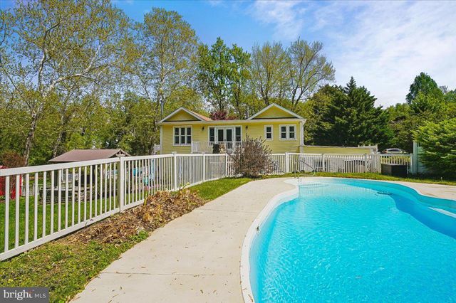 6428 WEEMS AVE, Tracys Landing, MD 20779