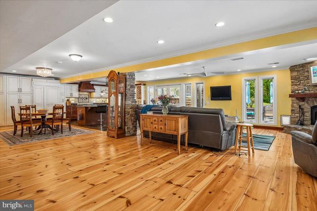 6428 WEEMS AVE, Tracys Landing, MD 20779