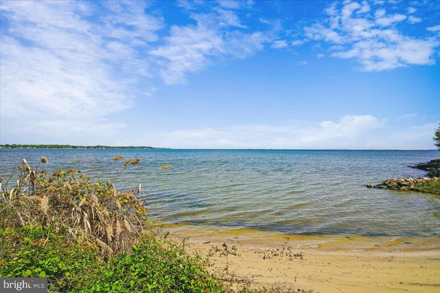 6428 WEEMS AVE, Tracys Landing, MD 20779