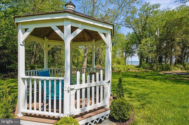 6428 WEEMS AVE, Tracys Landing, MD 20779