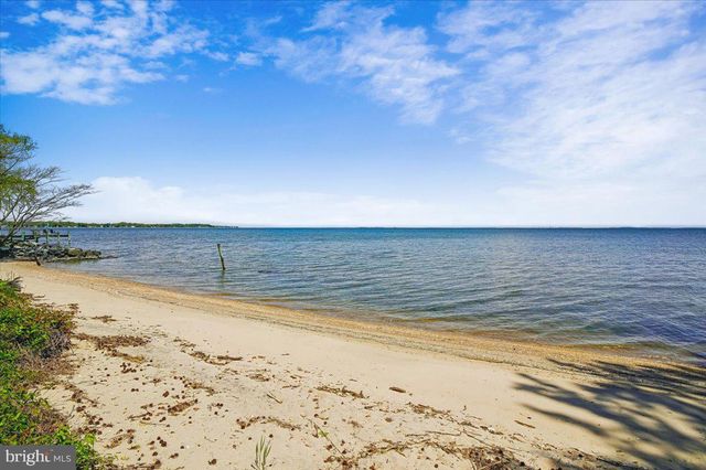 6428 WEEMS AVE, Tracys Landing, MD 20779