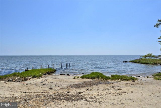 6428 WEEMS AVE, Tracys Landing, MD 20779