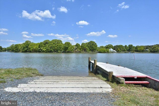 6428 WEEMS AVE, Tracys Landing, MD 20779