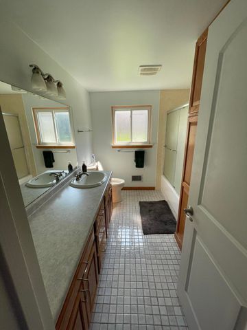 60000 Romeo Plank Road, Ray, MI 48096