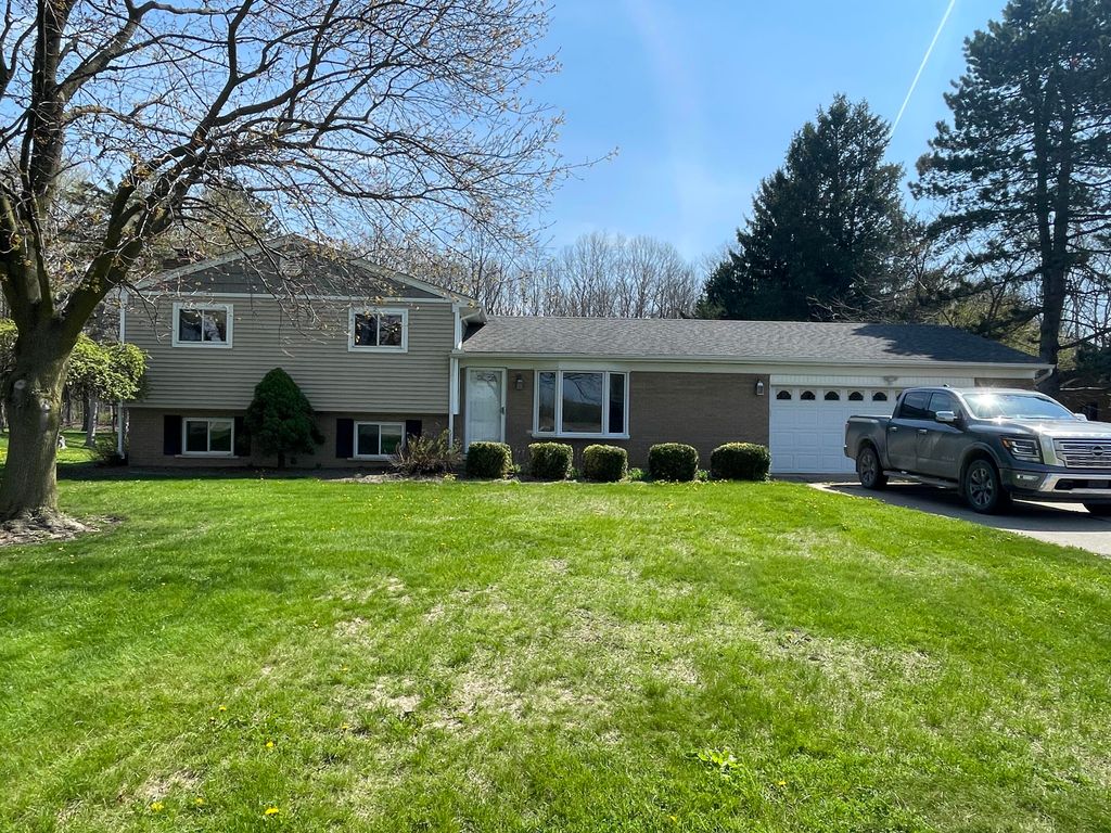60000 Romeo Plank Road, Ray, MI 48096