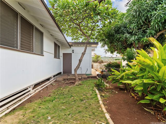 86-48 Hoaha Street, Waianae, HI 96792