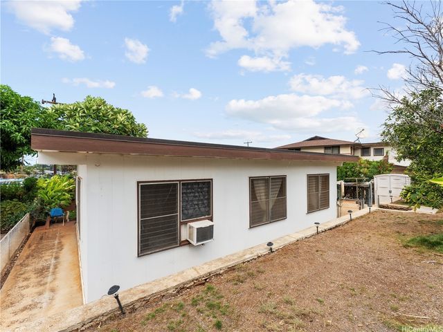 86-48 Hoaha Street, Waianae, HI 96792