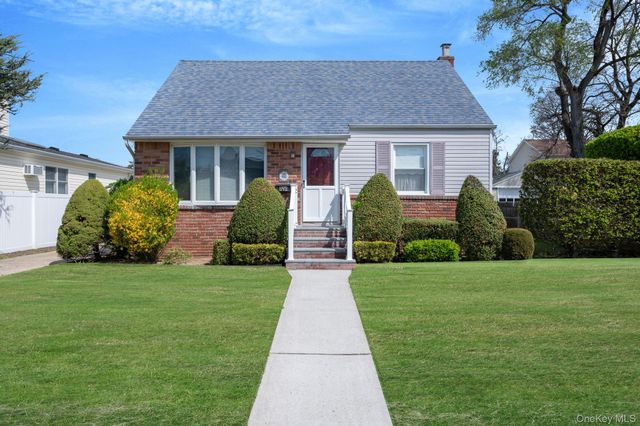 216 Doris Avenue, North Bellmore, NY 11710