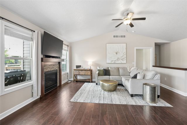 175 SE Stone Prairie Drive, Waukee, IA 50263