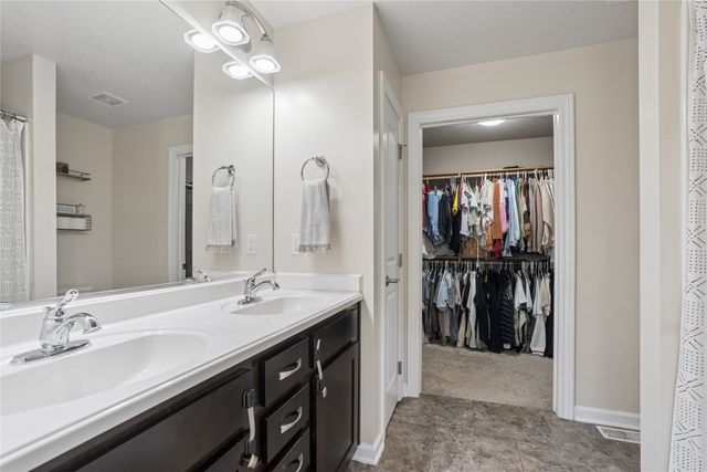 175 SE Stone Prairie Drive, Waukee, IA 50263