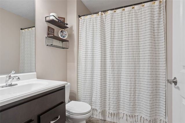 175 SE Stone Prairie Drive, Waukee, IA 50263