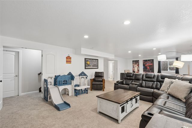 175 SE Stone Prairie Drive, Waukee, IA 50263