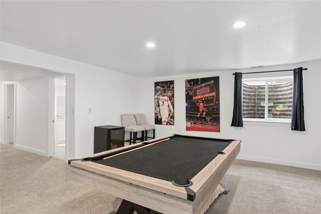 175 SE Stone Prairie Drive, Waukee, IA 50263