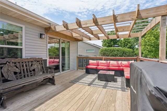 175 SE Stone Prairie Drive, Waukee, IA 50263
