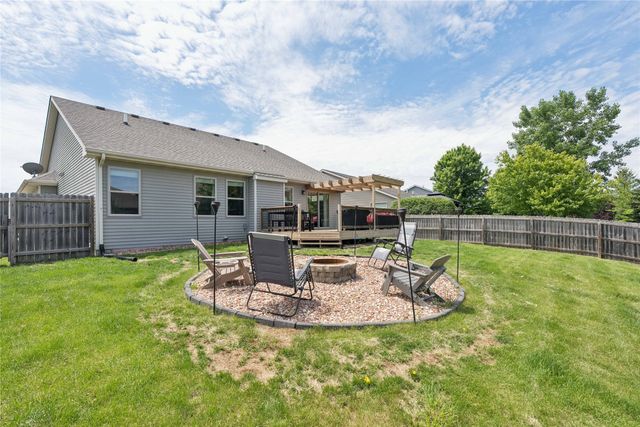 175 SE Stone Prairie Drive, Waukee, IA 50263