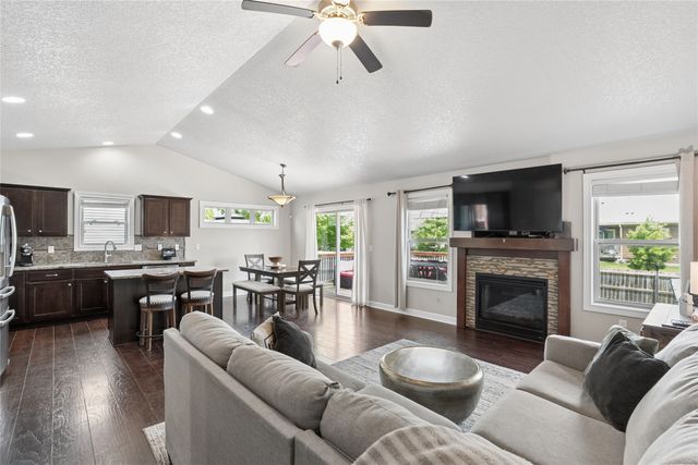 175 SE Stone Prairie Drive, Waukee, IA 50263