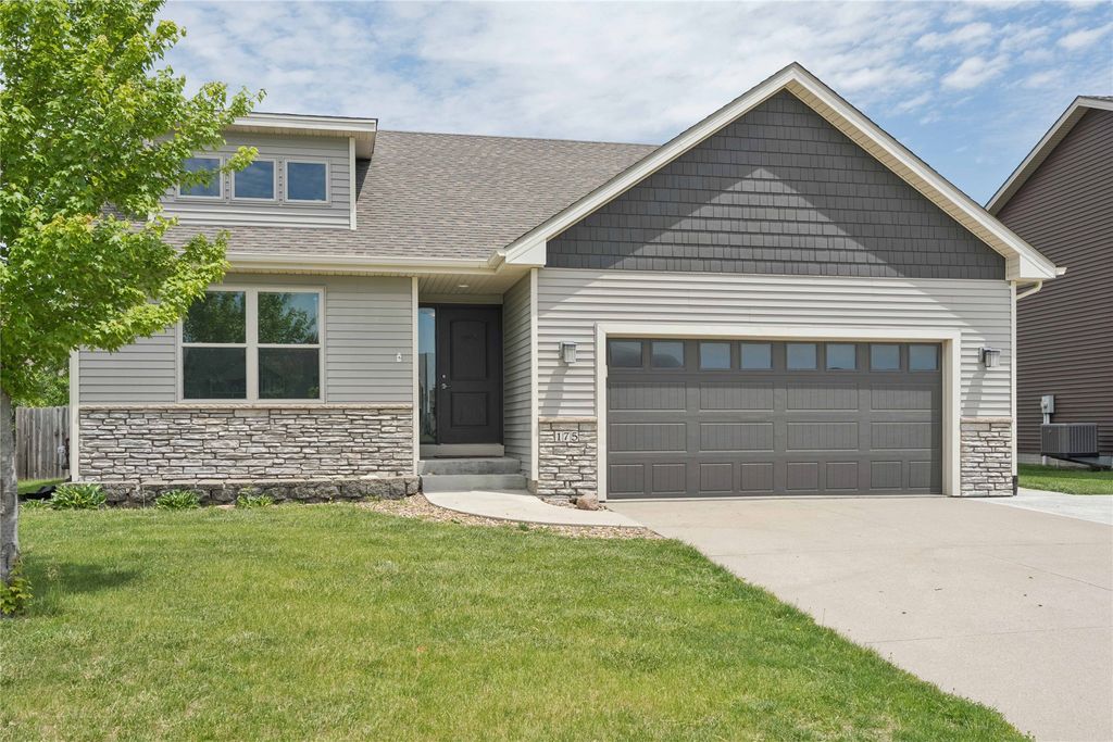 175 SE Stone Prairie Drive, Waukee, IA 50263