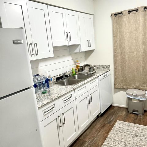 7531 PITCH PINE CIRCLE 197, Tampa, FL 33617