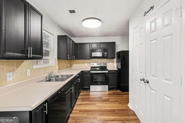 6798 Merrywood Drive, Fairburn, GA 30213