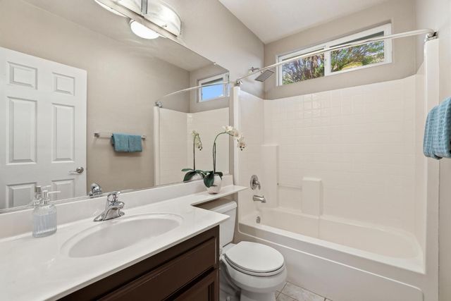 576 Sutherland Ranch Ln, Roseville, CA 95678