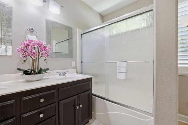 576 Sutherland Ranch Ln, Roseville, CA 95678