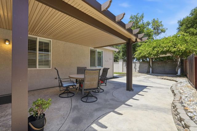 576 Sutherland Ranch Ln, Roseville, CA 95678