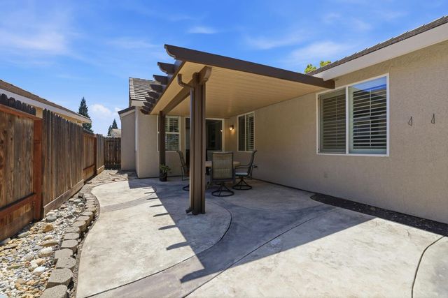576 Sutherland Ranch Ln, Roseville, CA 95678
