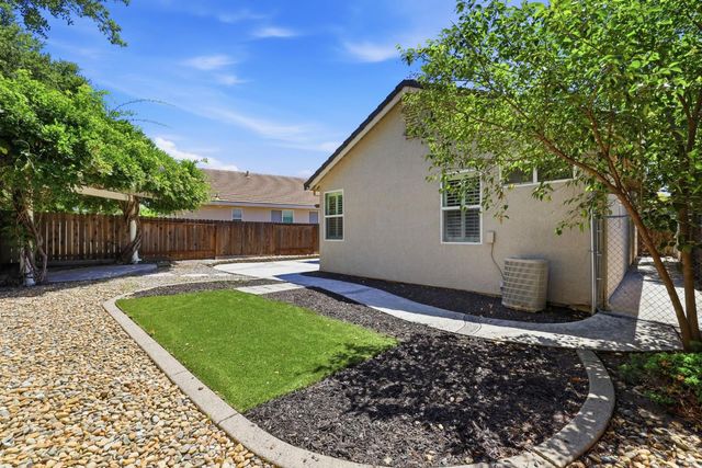 576 Sutherland Ranch Ln, Roseville, CA 95678