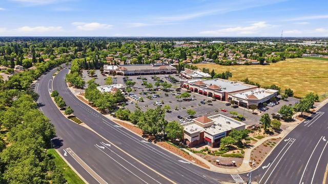 576 Sutherland Ranch Ln, Roseville, CA 95678
