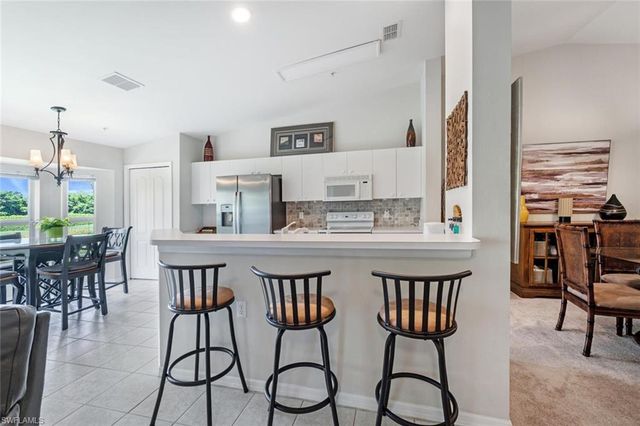 2895 Cypress Trace CIR 202, Naples, FL 34119