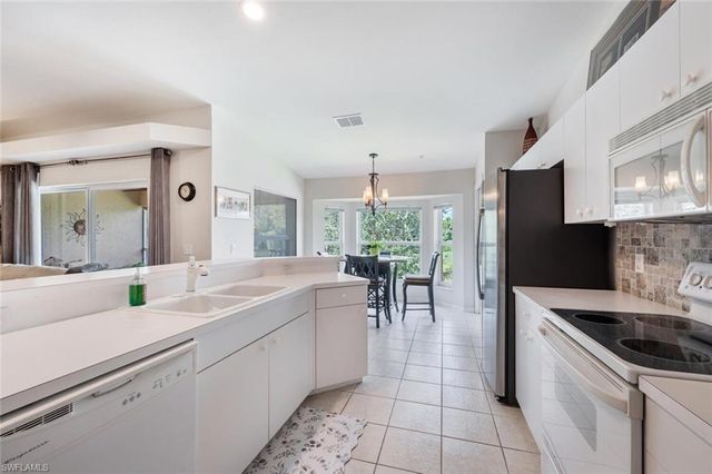 2895 Cypress Trace CIR 202, Naples, FL 34119