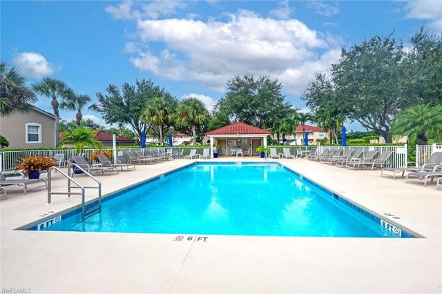 2895 Cypress Trace CIR 202, Naples, FL 34119