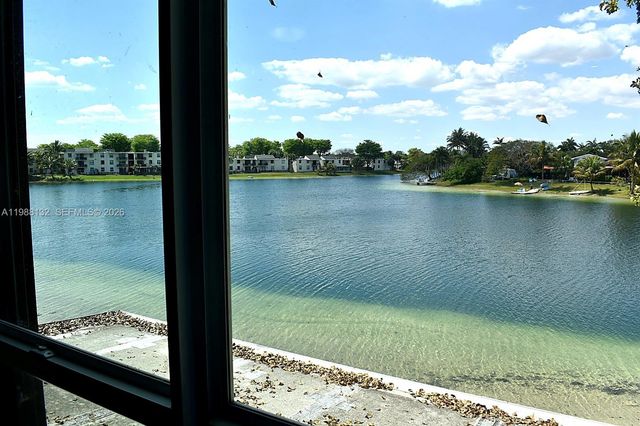 13949 SW 84th St 801, Miami, FL 33183