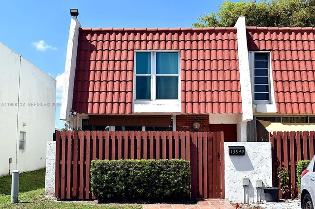 13949 SW 84th St 801, Miami, FL 33183