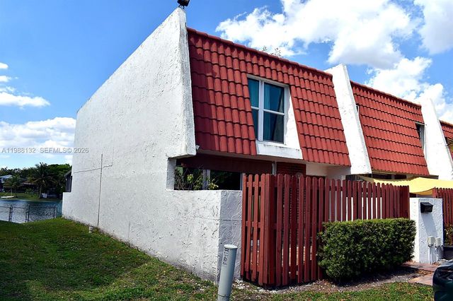 13949 SW 84th St 801, Miami, FL 33183