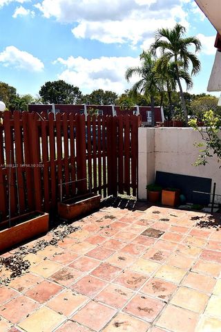 13949 SW 84th St 801, Miami, FL 33183