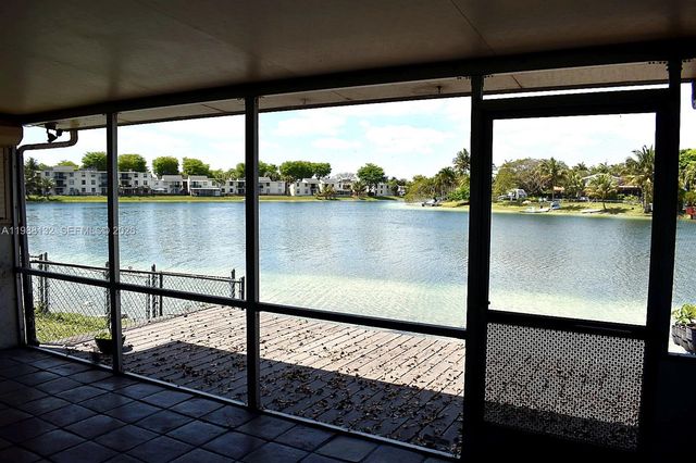 13949 SW 84th St 801, Miami, FL 33183