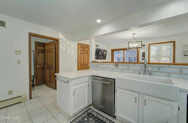 6 Crown Pt., Clifton Park, NY 12019