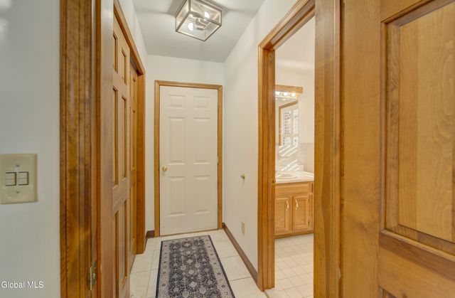 6 Crown Pt., Clifton Park, NY 12019