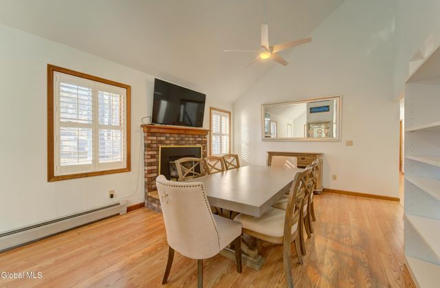 6 Crown Pt., Clifton Park, NY 12019