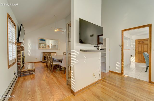 6 Crown Pt., Clifton Park, NY 12019