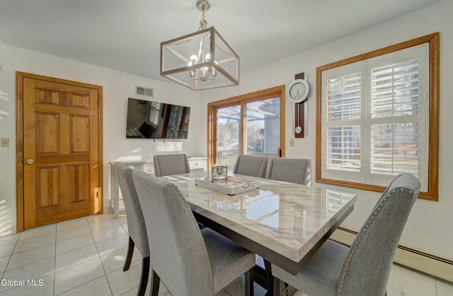 6 Crown Pt., Clifton Park, NY 12019