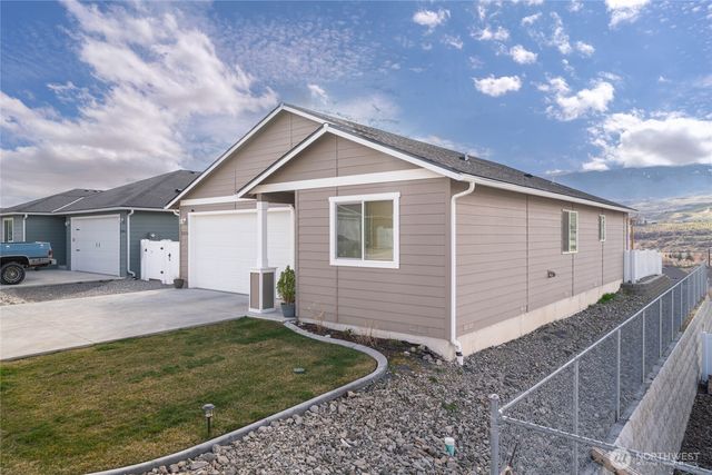 2276 SE Sage Brooke Road, East Wenatchee, WA 98802
